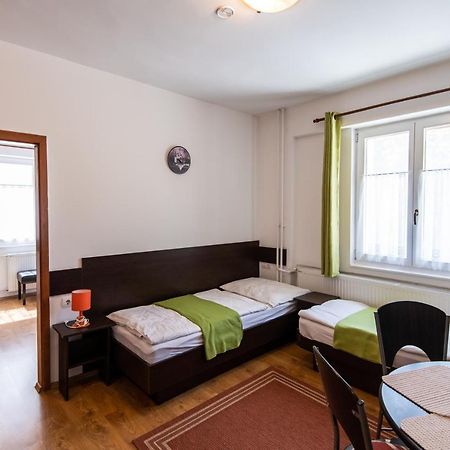 Appartamento Hello Apartman Sopron Esterno foto