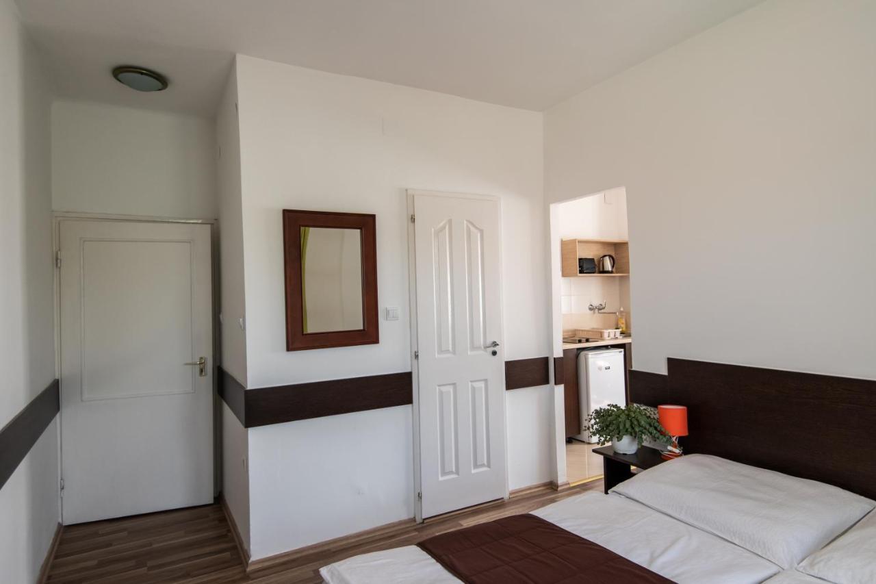 Appartamento Hello Apartman Sopron Esterno foto