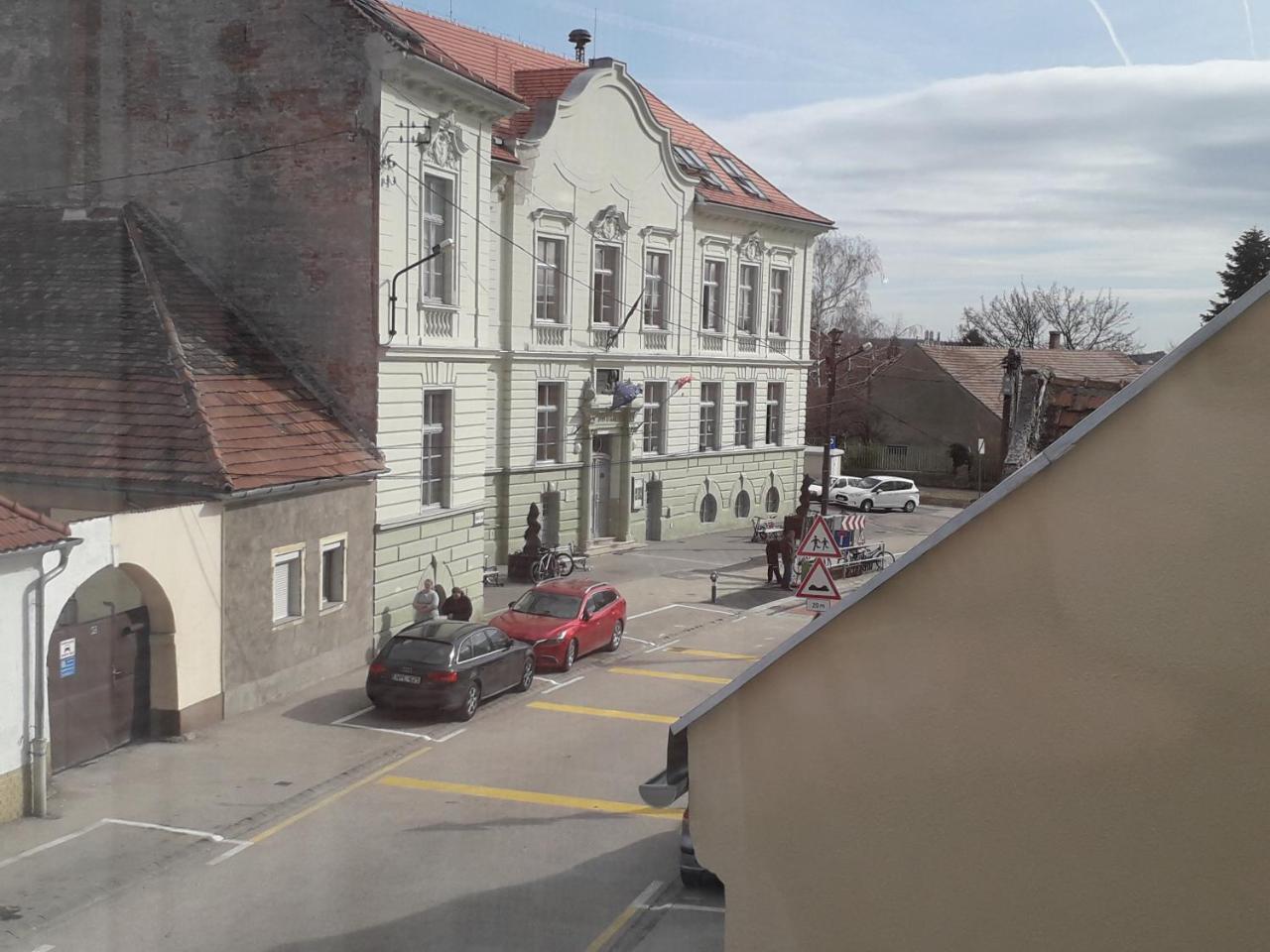 Appartamento Hello Apartman Sopron Esterno foto